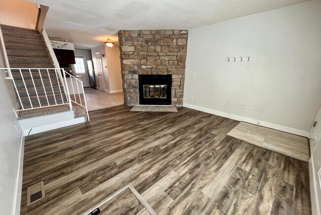 Building Photo - 14242 E Hawaii Cir