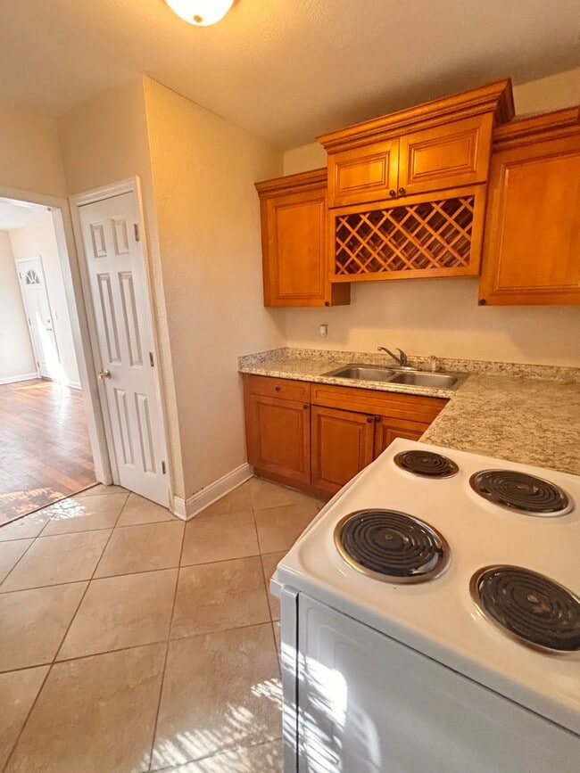 Building Photo - 3233-3235 Post St