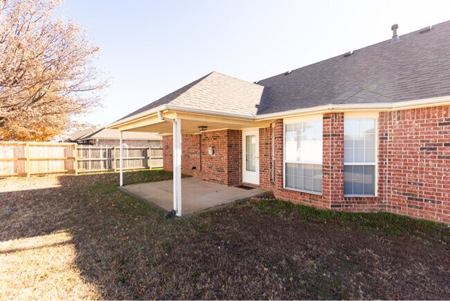 Foto del edificio - 11003 E 95th Pl N