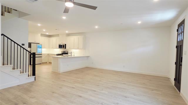 Building Photo - 9015 Scarp Hl Ln