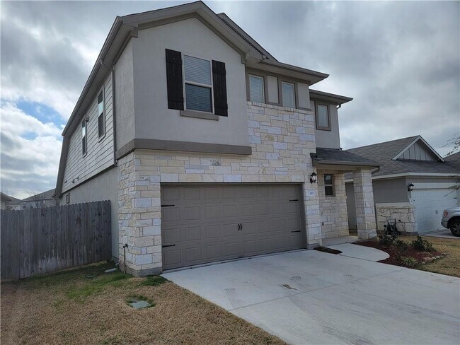 Building Photo - 213 McFarland St