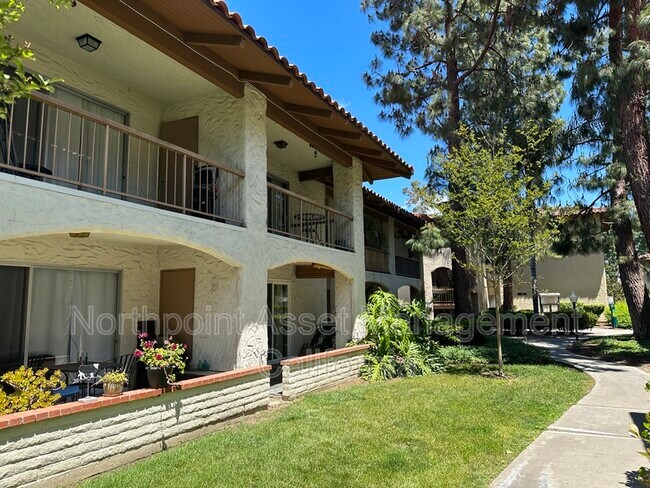 Foto del edificio - 10669 San Diego Mission Rd