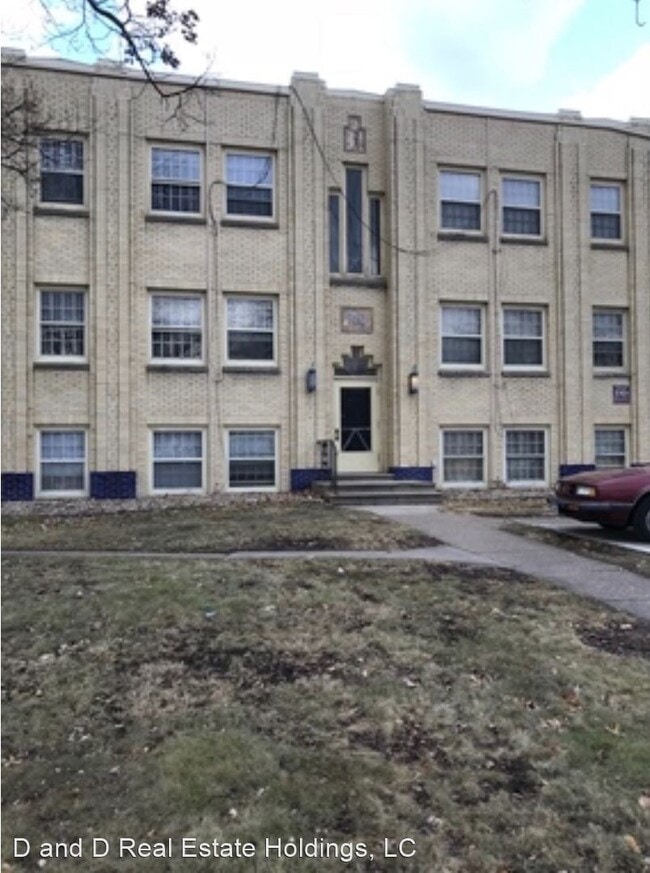 Building Photo - 1834 1st Ave NE