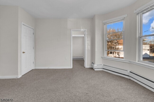 Building Photo - 139 S 8th St