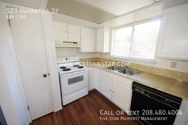 Foto del edificio - 523 Hiawatha St