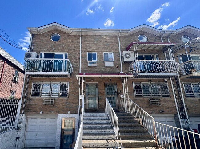 Building Photo - 72-38 Calamus Ave