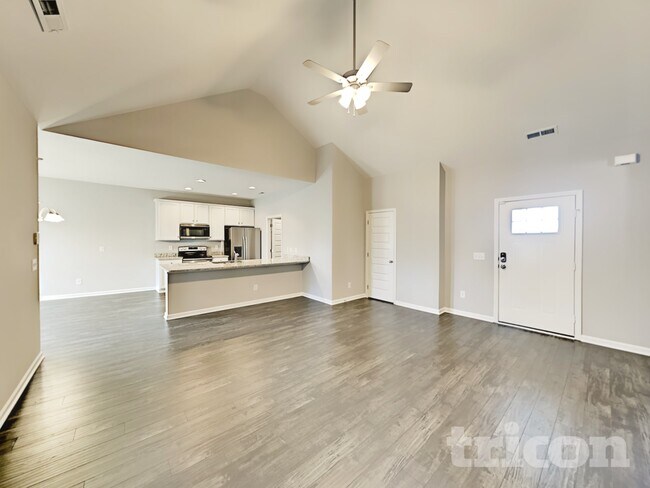 Building Photo - 738 Mitscher Dr