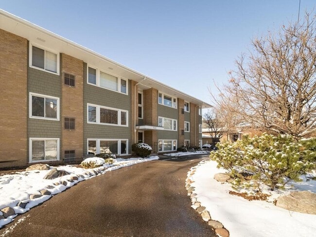 Foto del edificio - 5412 France Ave S