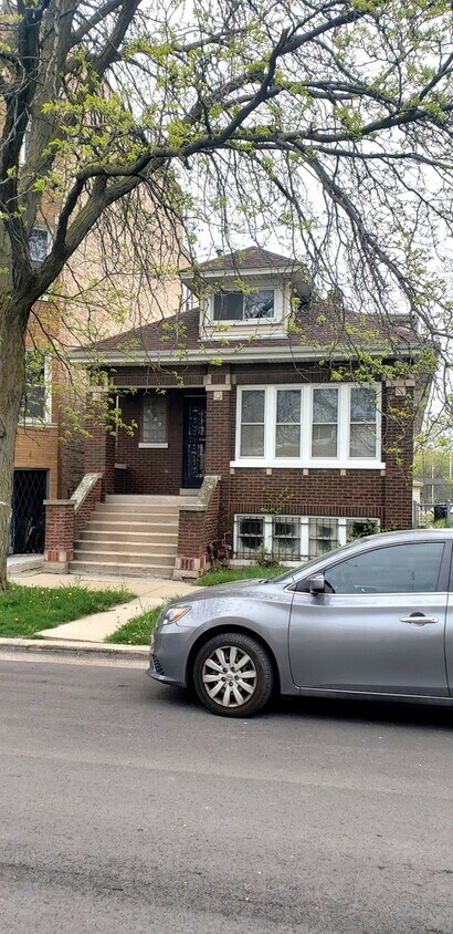 Primary Photo - 1811 S Komensky Ave