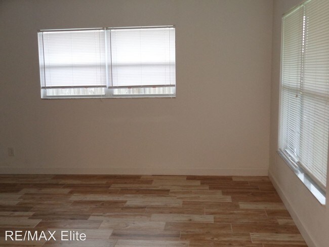 Building Photo - 4 br, 2 bath House - 217 Bella Coola Dr.