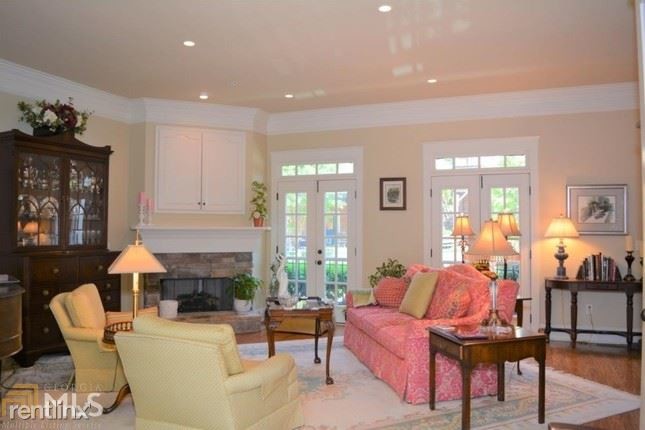 Building Photo - 3 br, 2 bath House - 123 Radium St