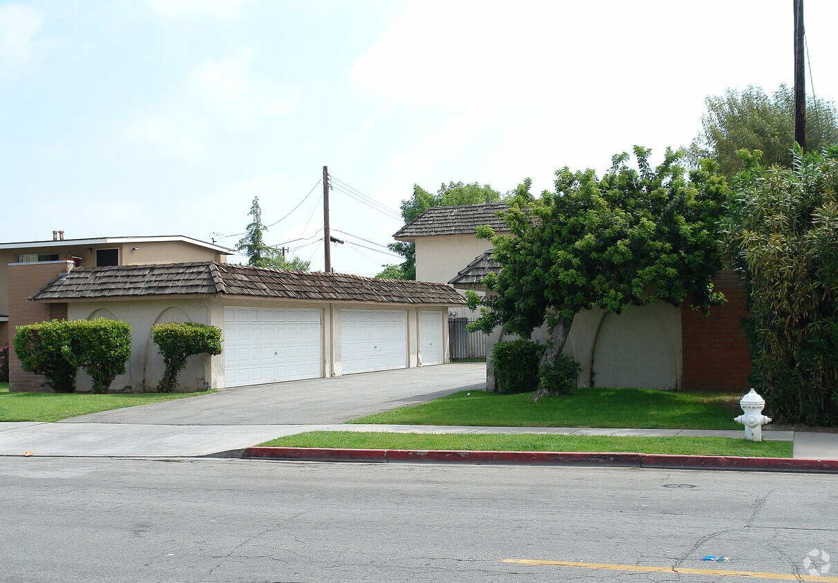 1970 Wallace Ave, Costa Mesa, CA 92627 Apartments in Costa Mesa, CA