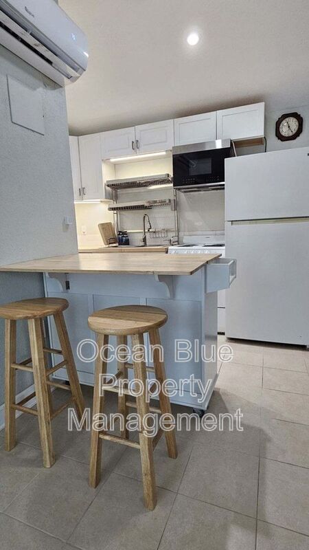 Building Photo - 740 1/2 52nd Ave N