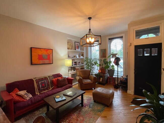 Foto del edificio - 2838 E Baltimore St