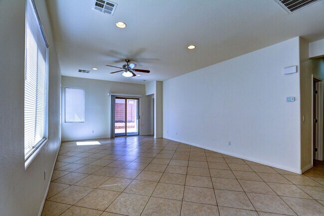 Foto del edificio - Welcome Home! Beautiful Single Story Home