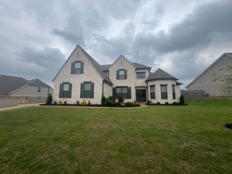Foto principal - 4376 John Wood Ln