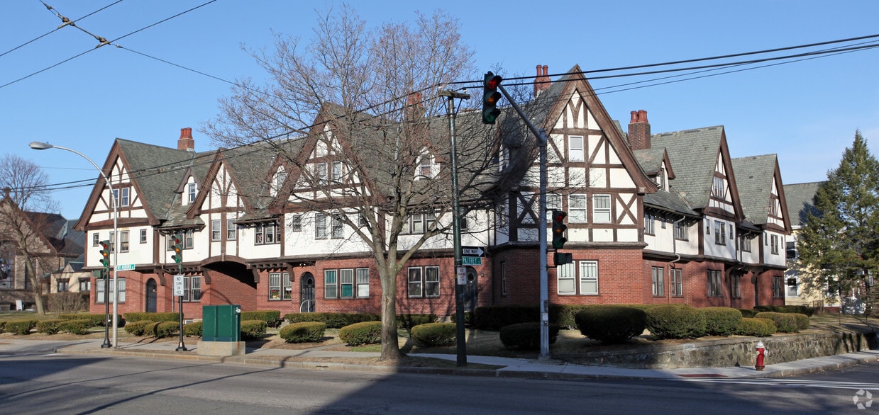 Building Photo - 98 Mount Auburn