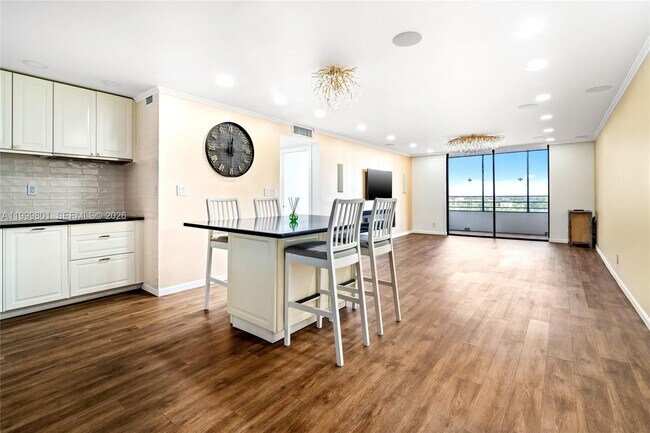 Foto del edificio - 600 Three Islands Boulevard
