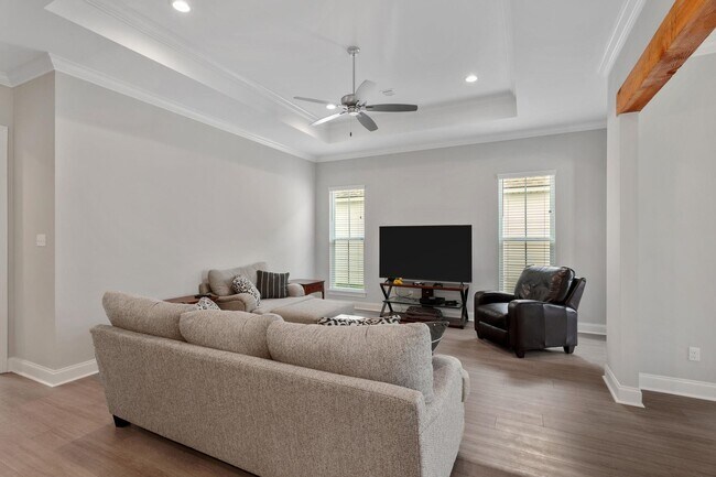 Foto del edificio - 904 Treasure Ln
