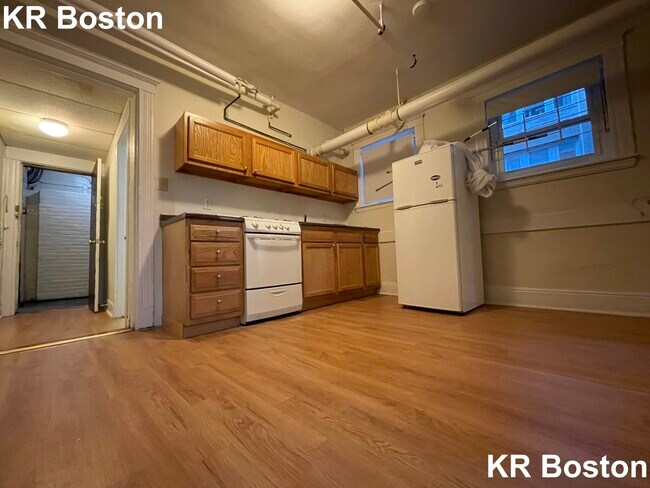 Building Photo - 1630 Commonwealth Ave