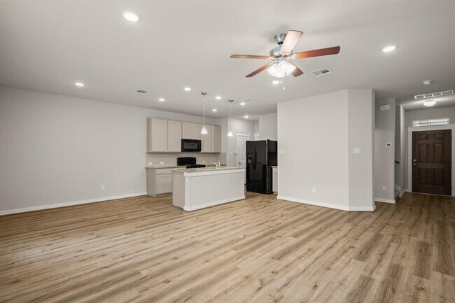 Foto del edificio - 602 Caterpillar Ln