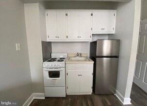 Building Photo - 51 E Main St