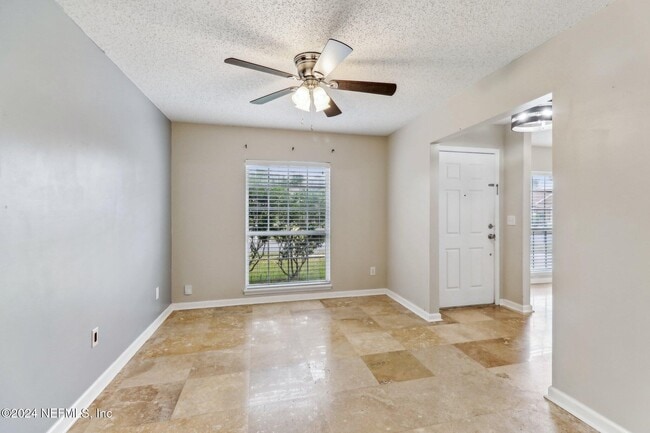 Building Photo - 14018 Fish Eagle Dr E