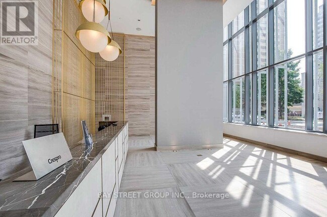 Photo du bâtiment - 50 Charles St E