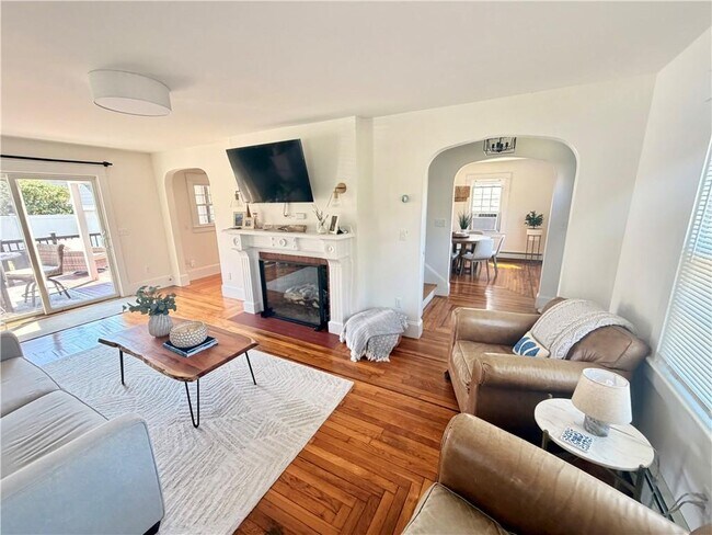 Foto del edificio - 61 Bliss Rd