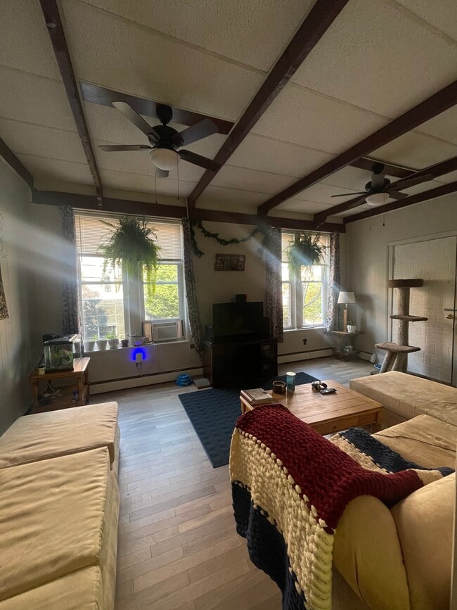 Living room - 308 N Vesper St