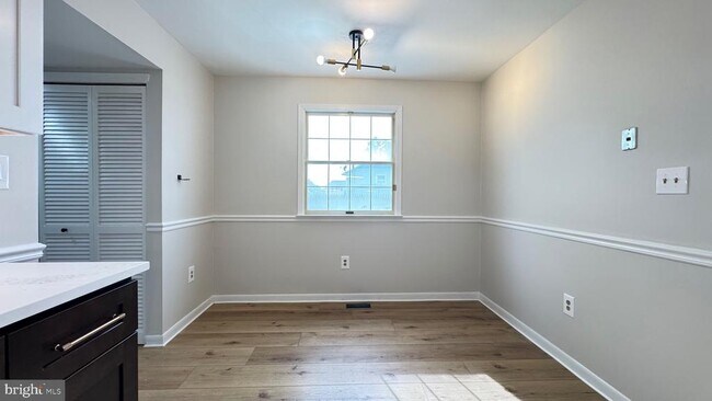 Foto del edificio - 815 W Wood Ave