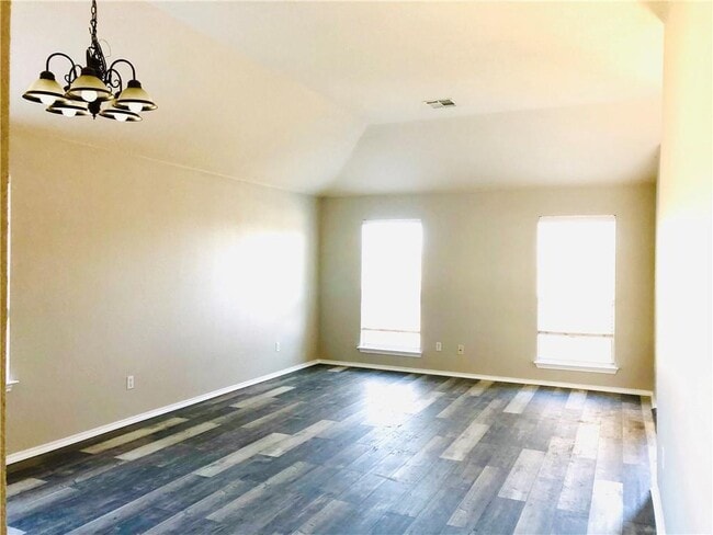 Building Photo - 3750 Sandy Brook Dr