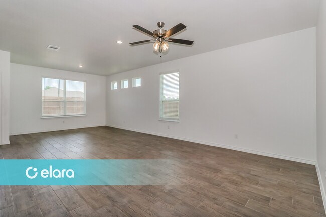 Foto del edificio - 845 FREEDOM CIR