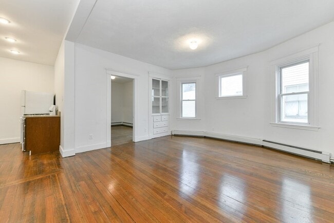 Building Photo - 45 Beech Glen St