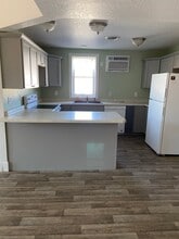 Building Photo - 332 Main St Building Photo - 332 Main St