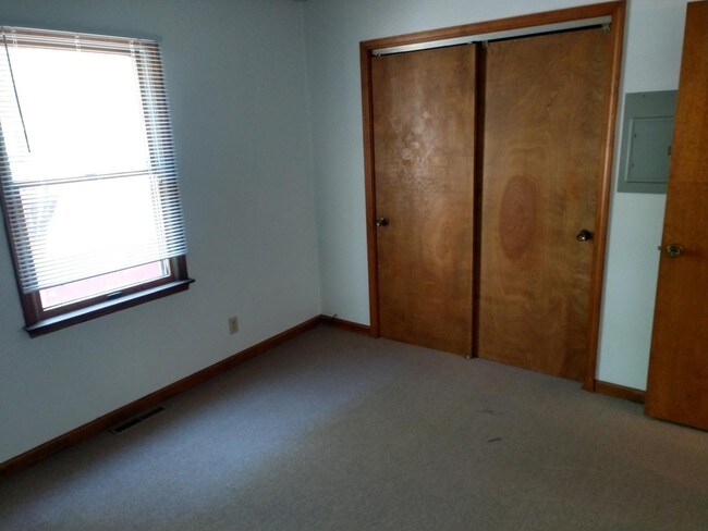 Building Photo - 1189 Farnsworth Rd