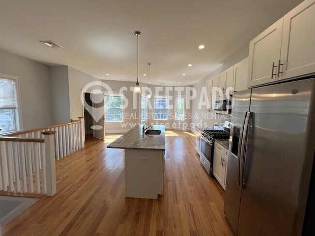 Foto del edificio - 4 bedroom in Boston MA 02134
