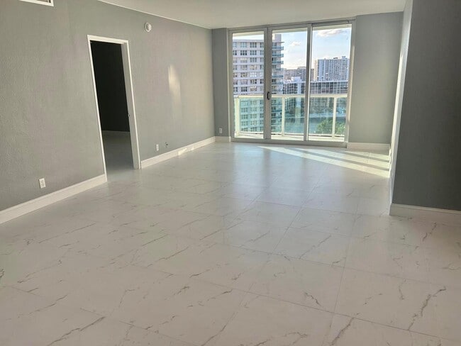 Building Photo - 3801 S Ocean Dr Building Photo - 3801 S Ocean Dr