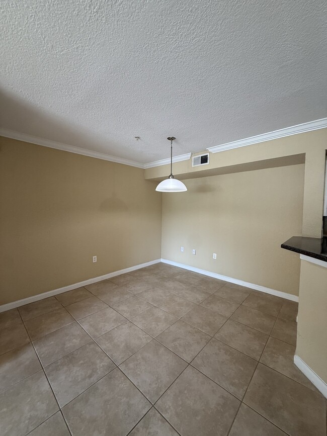 Building Photo - 800 Boardwalk Dr