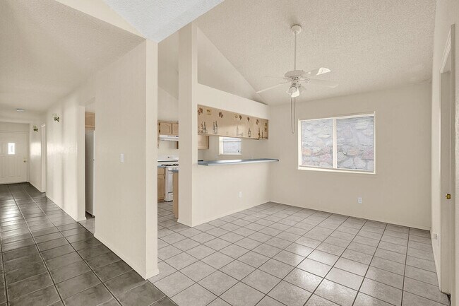 Building Photo - 6836 Ridge Top Dr