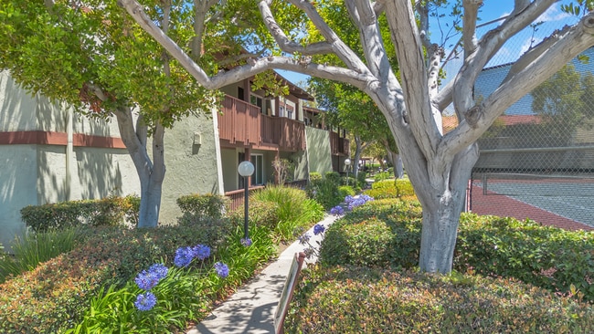 Photo - 1040 W MacArthur Blvd House
