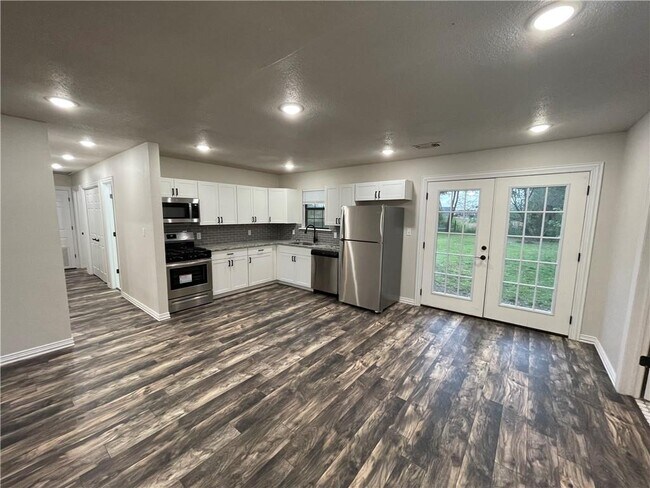 Foto del edificio - 340 N Double Springs Rd