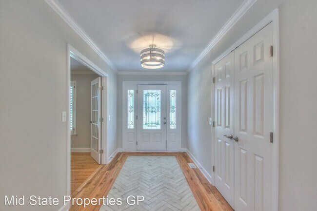 3 br, 1.5 bath House - 388 Poplar Hill Rd. photo'