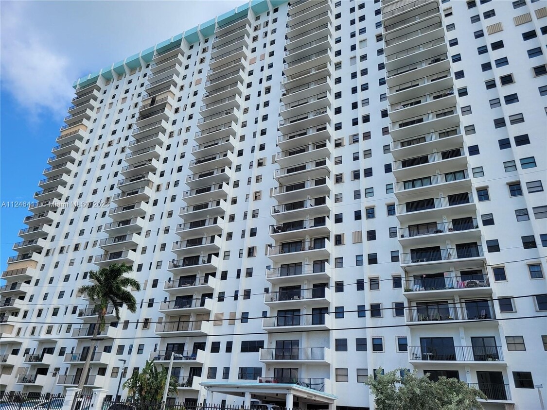Primary Photo - 1201 S Ocean Dr