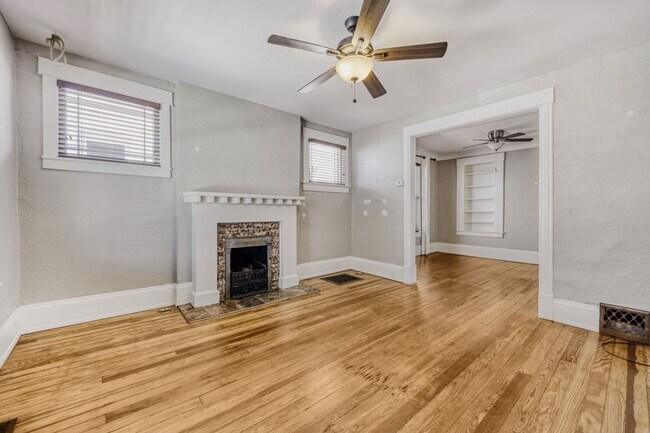 Building Photo - LOCATION LOCATION!! Beautiful 2-bed 1-bath duplex located in the highly desirable West Highlands ...