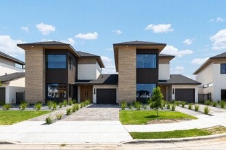 Building Photo - 4609 N Juniper St