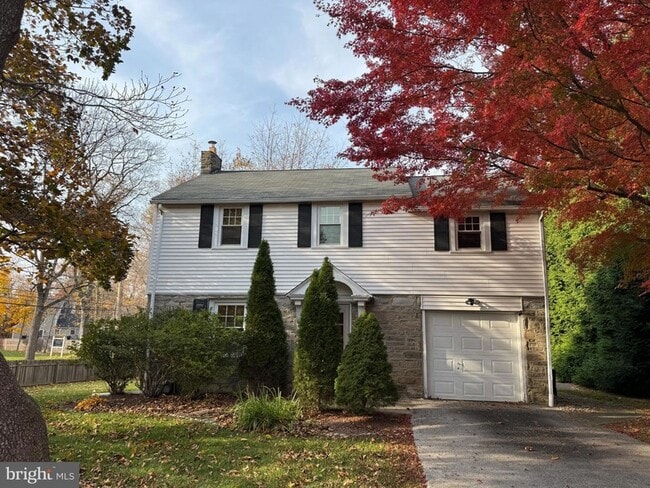 Photo - 412 Grange Rd House