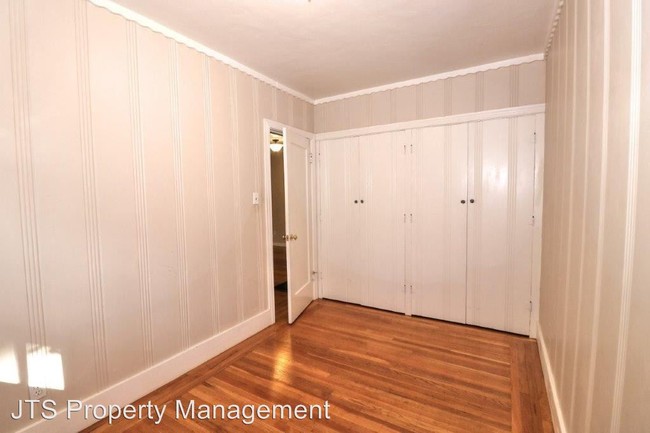 Building Photo - 2 br, 1 bath Apartment - 1921 21St Street