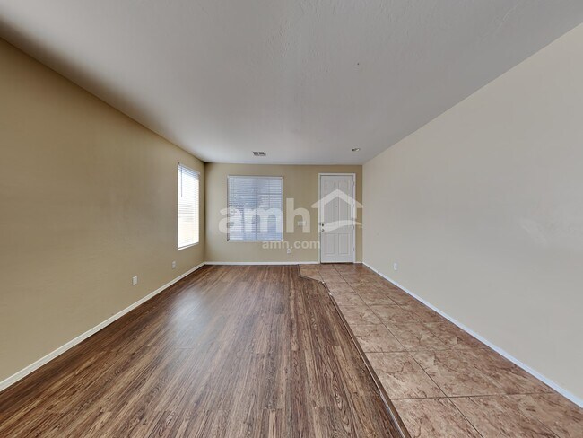 Building Photo - 10053 N 85th Dr