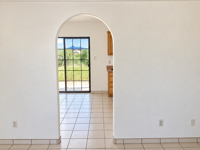 Building Photo - 226 Paseo Montura